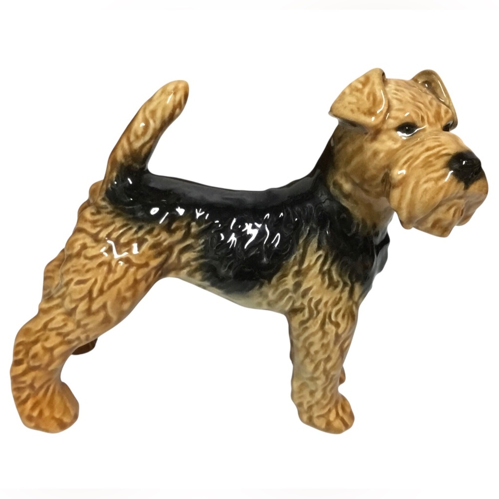 Vintage Goebel 🇩🇪 Airedale Terrier Porcelain Figure